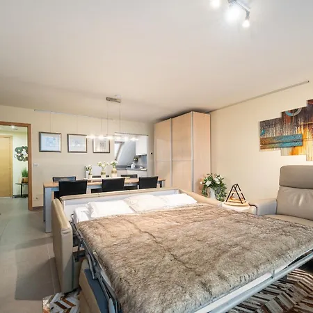 Penthouse With Spacious Terrace & Sea View Apartman
